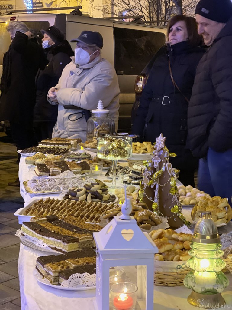 Fellobbant a szeretet lángja 27